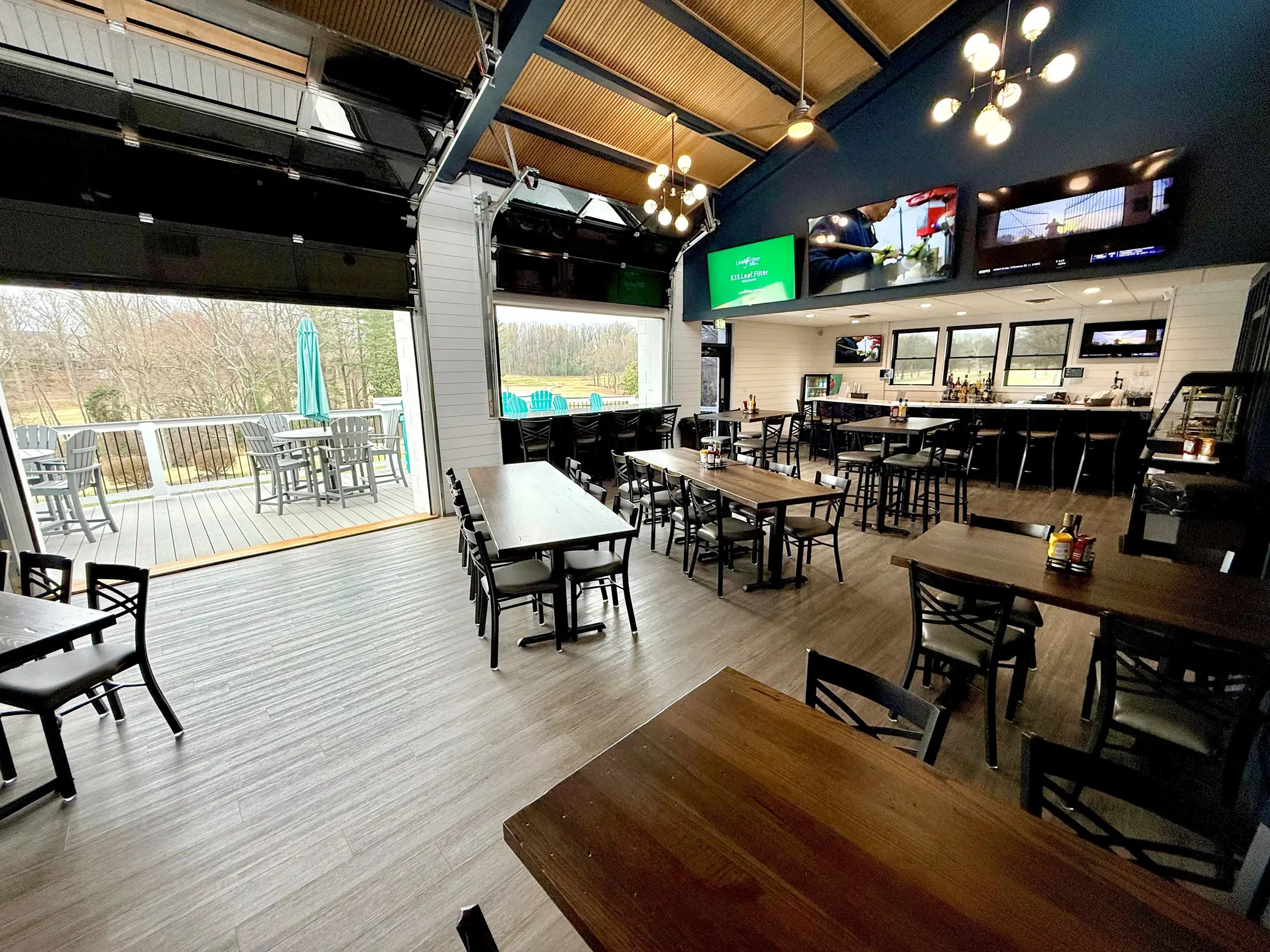 Overlook_Bar__Grill_-_doors_50